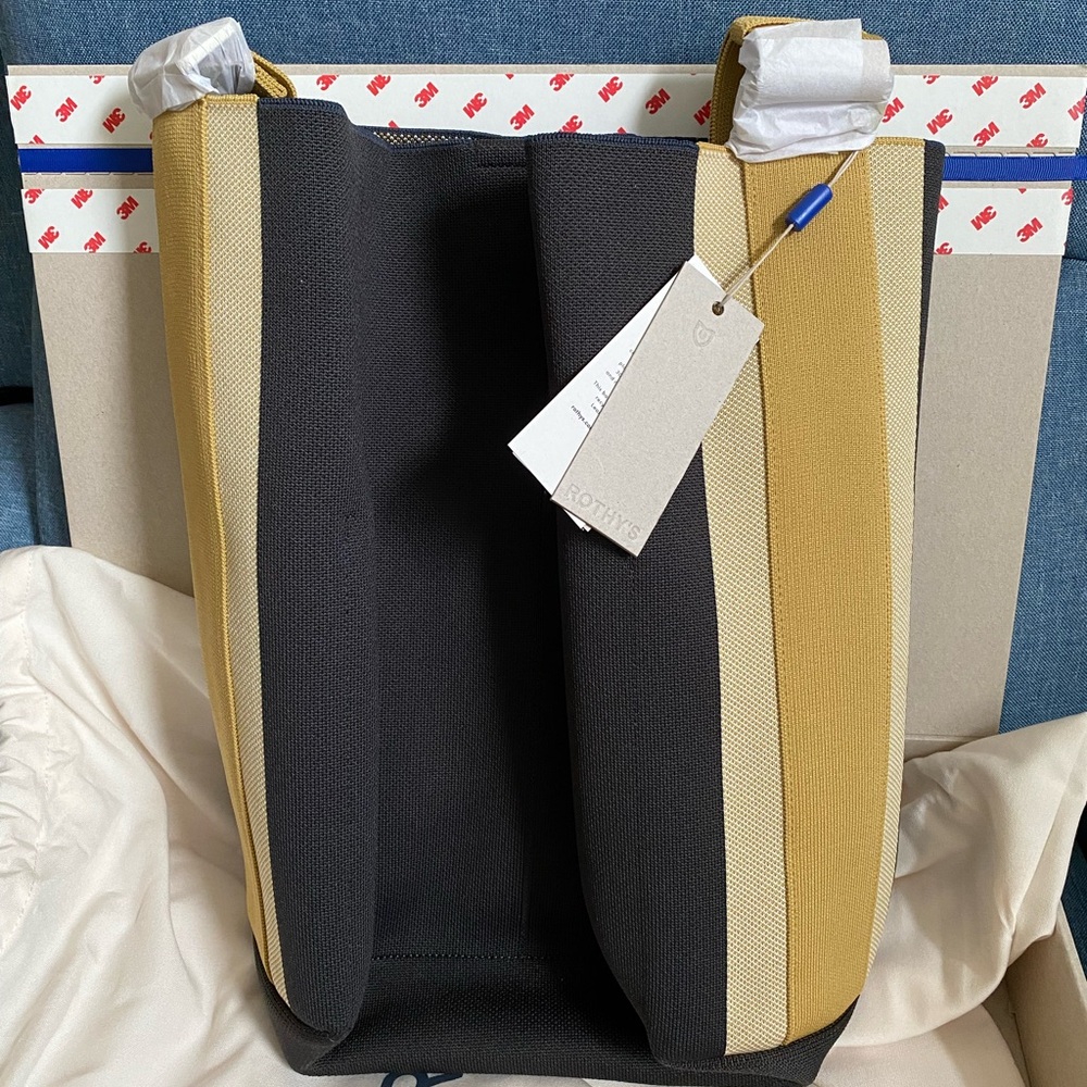 NWT Rothys's bucket bag